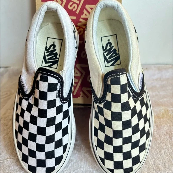 Vans Classic Slip-On Checkerboard Shoe - Picture 6 of 9
